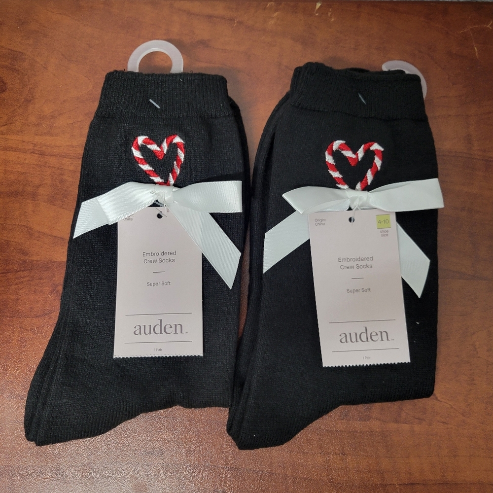 Auden Womens Black Crew Socks with Heart Embroidery 2 Pairs Nwt